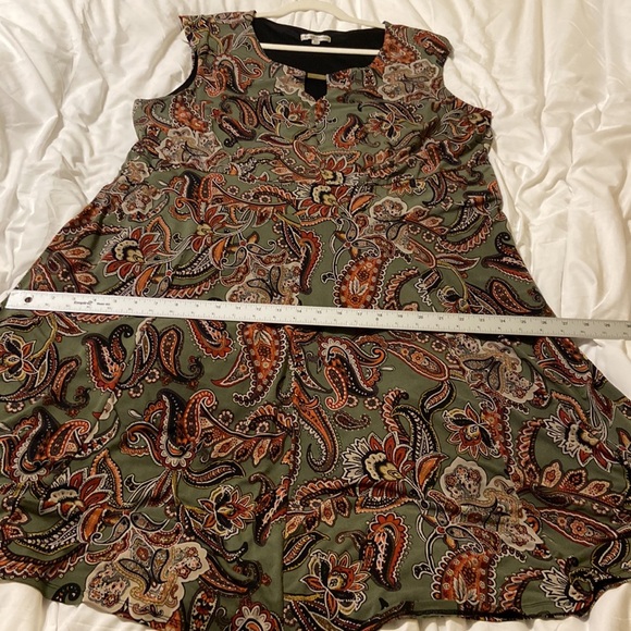 Sandra Darren Woman’s Green Paisley Mid length sleeveless dress, Plus Size 2X - Picture 11 of 13